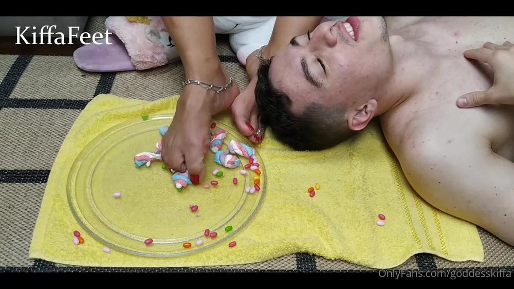 goddesskiffavideos 02 03 2021 2045091105 SEND ME 15 U$ AND GET THE FULL 21 MINUTES VIDEO Goddess Kiffa's Candies Crush and Foot wor