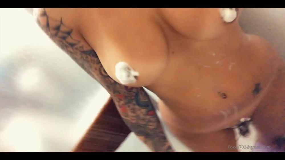 foxxy702 01 09 2019 56532325 Soapy nipples