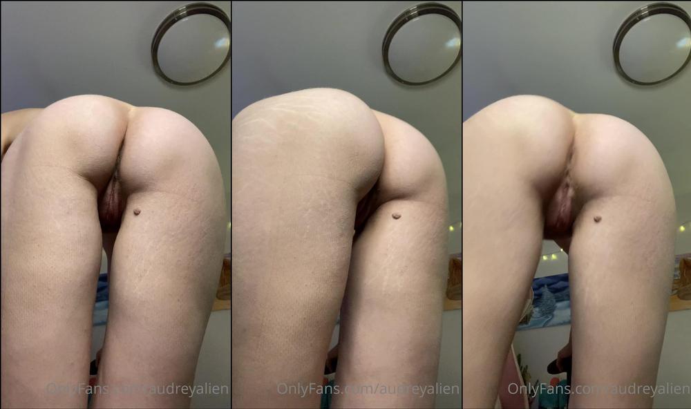 audreymadison 14 12 2020 1445490326 Booty shake in your face