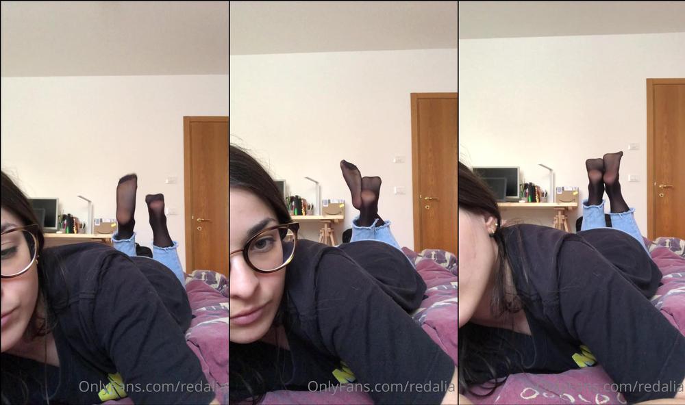 liaeleo 23 04 2021 2090951001 The pose in calze velate nere per voi