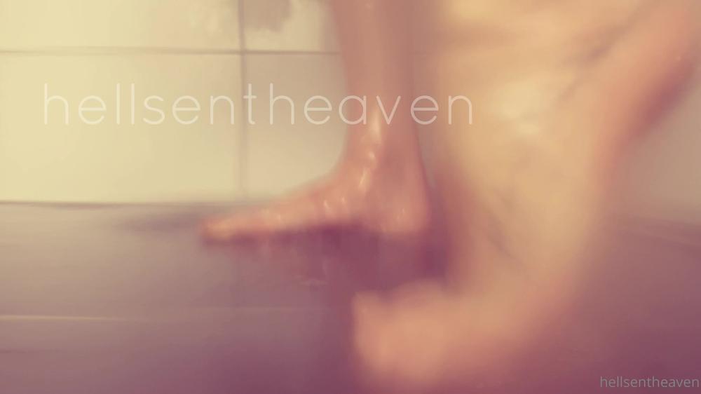 hellsentheaven 316735221 genie meine f e beim duschen und bedank dich fu knecht.