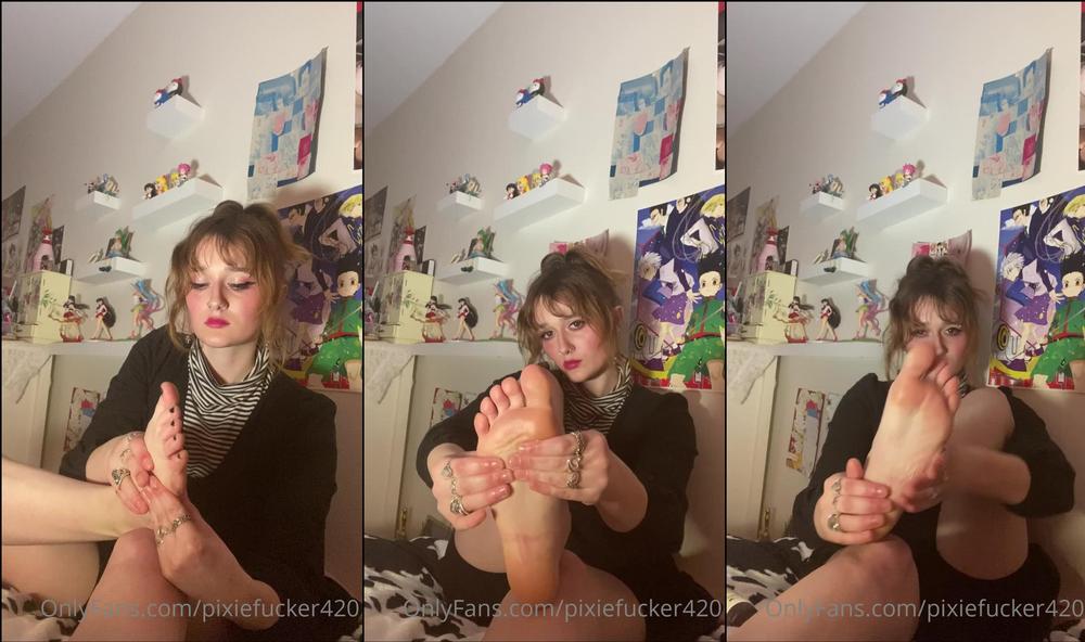 pixiefucker420 486213432 2023 01 05 rubbing lotion on my feet ) freshly painted nails