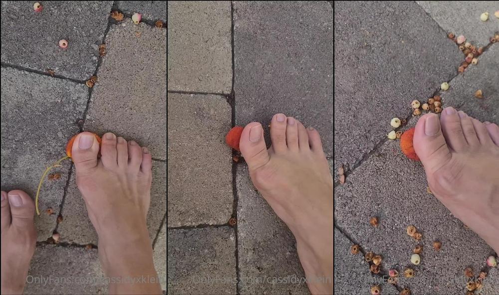cassidyxklein 01 11 2021 2261550095 (Video) Compilation of my toes squishing things