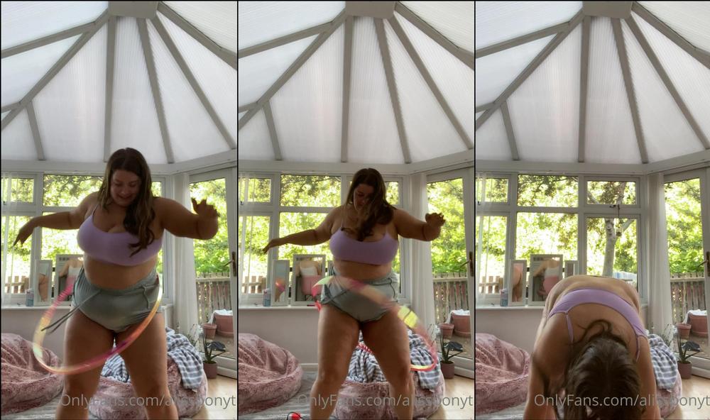 alissbonyt 01 06 2020 383537414 Can someone teach me how to hula hoop