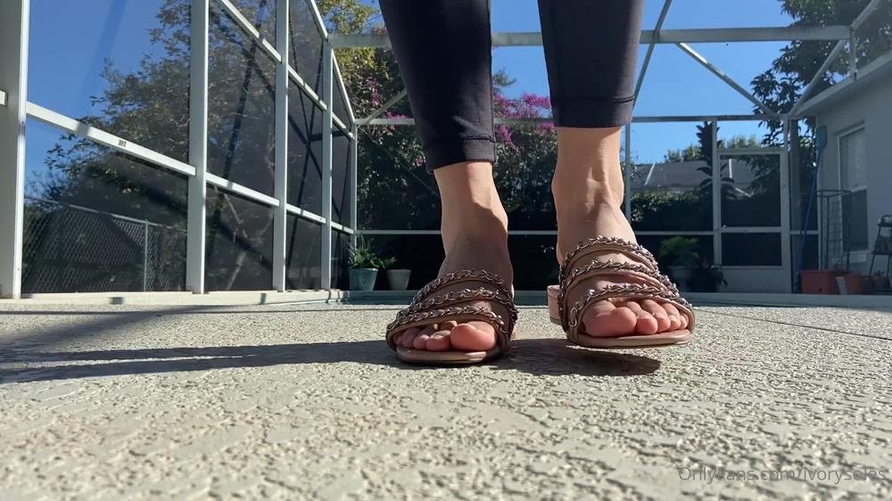 ivorysoles 04 12 2021 2288718130 Modeling these new flip flops I like how fancy they are, who likes my toe nails without p