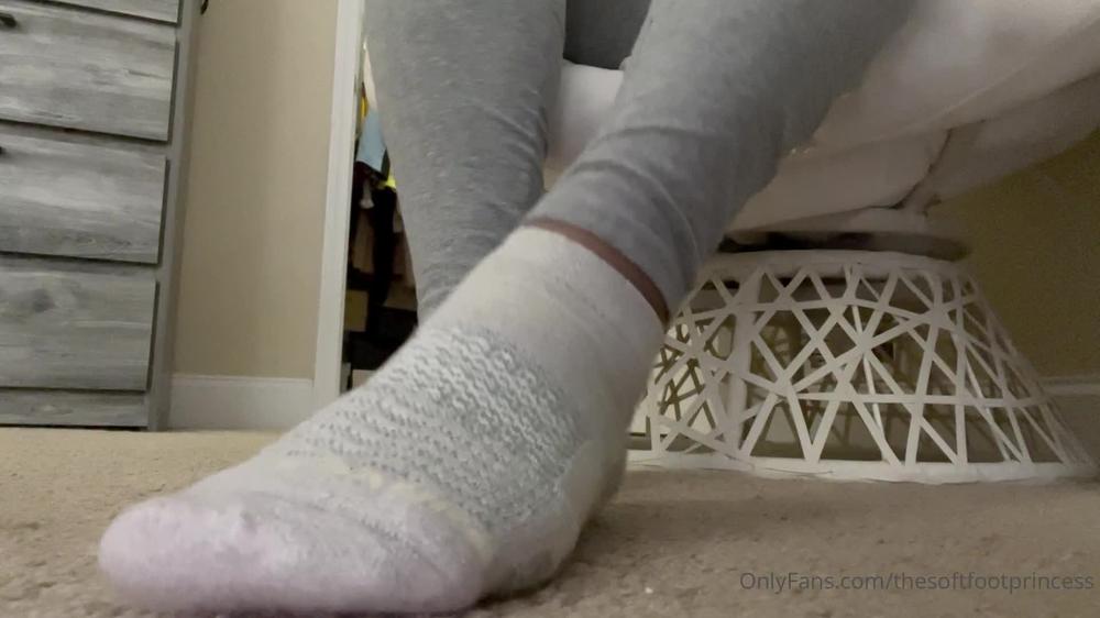 morethanfeeet 06 01 2022 2321678571 Sock Removal