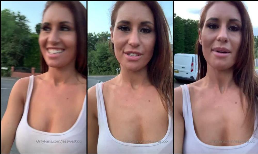 jesswestxxx 01 08 2019 48193244 Out for a pooch walk still doing tip 4 a vid