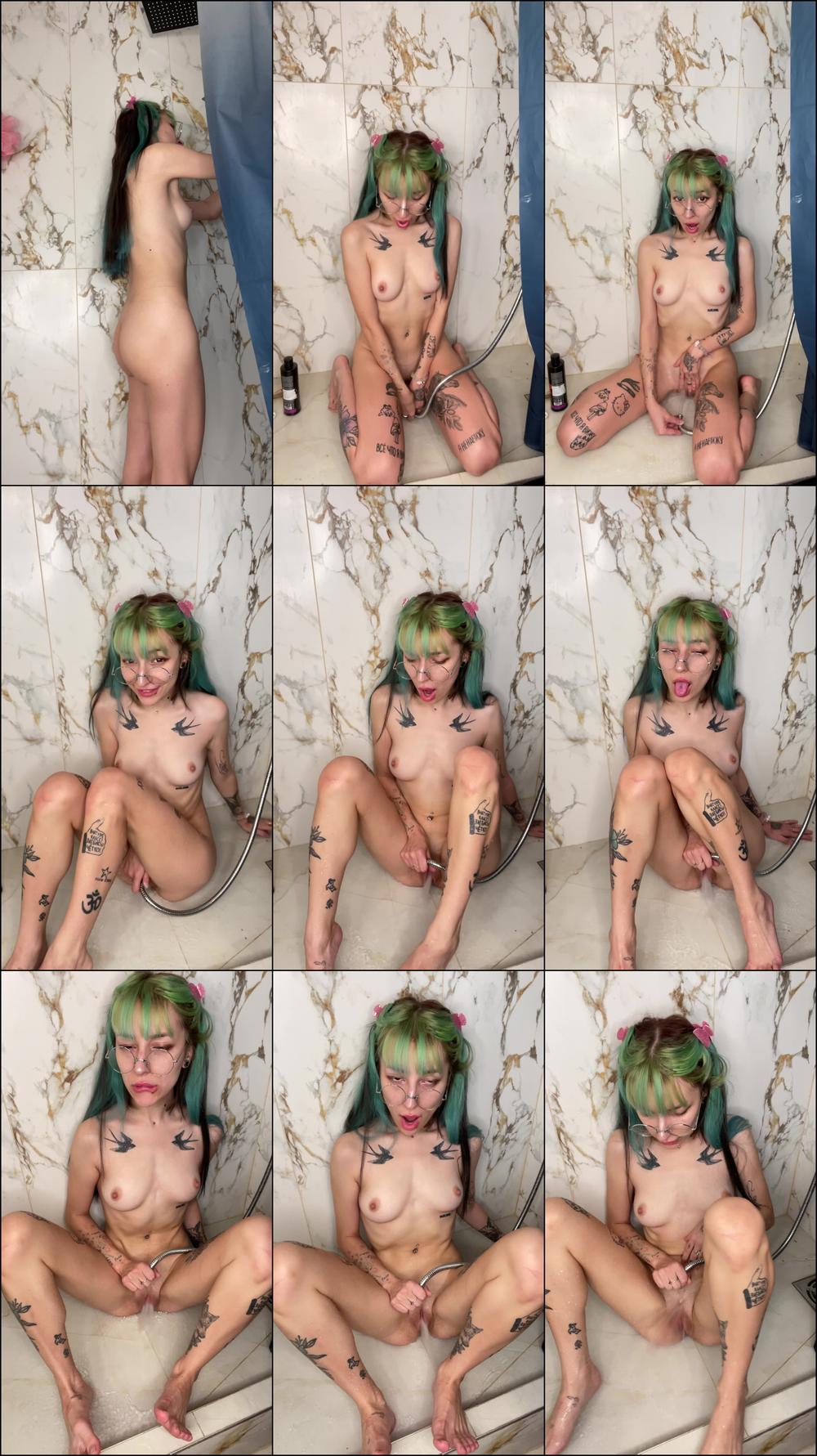SHOWER HEAD BROKE OFF PUSSY PLAY