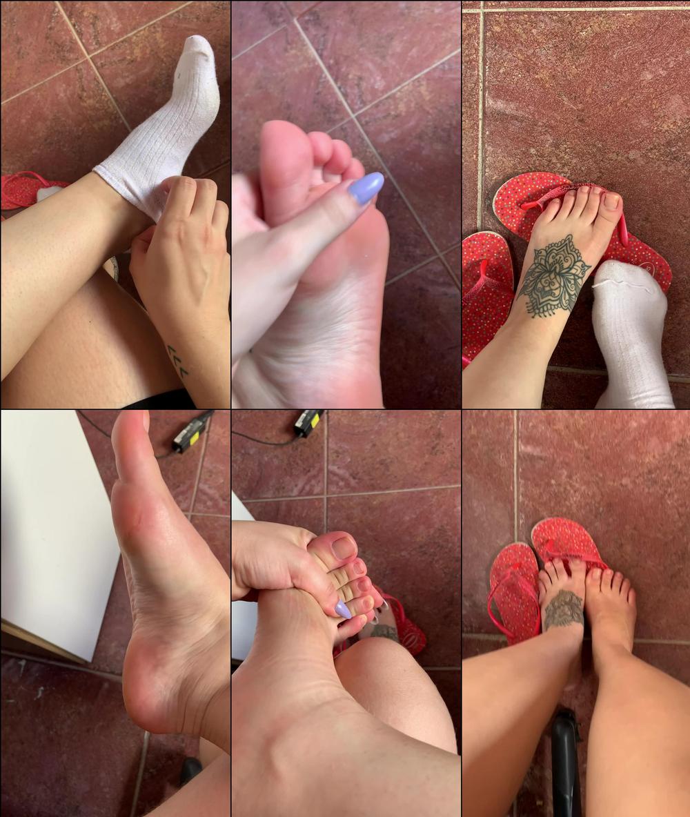 pedaale 12 12 2020 1434589813 VÃDEO BÃNUS pÃ³s academia, solinha limpinha e cheirosa dentro da meia. Vem tirar, e chei