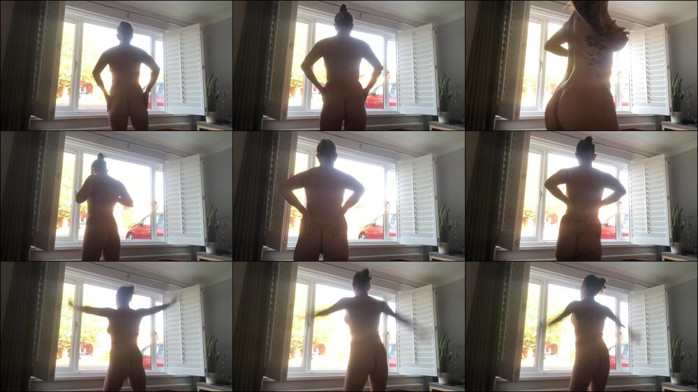 Blindfolded Naked Jumping Jacks for Neighbours to See