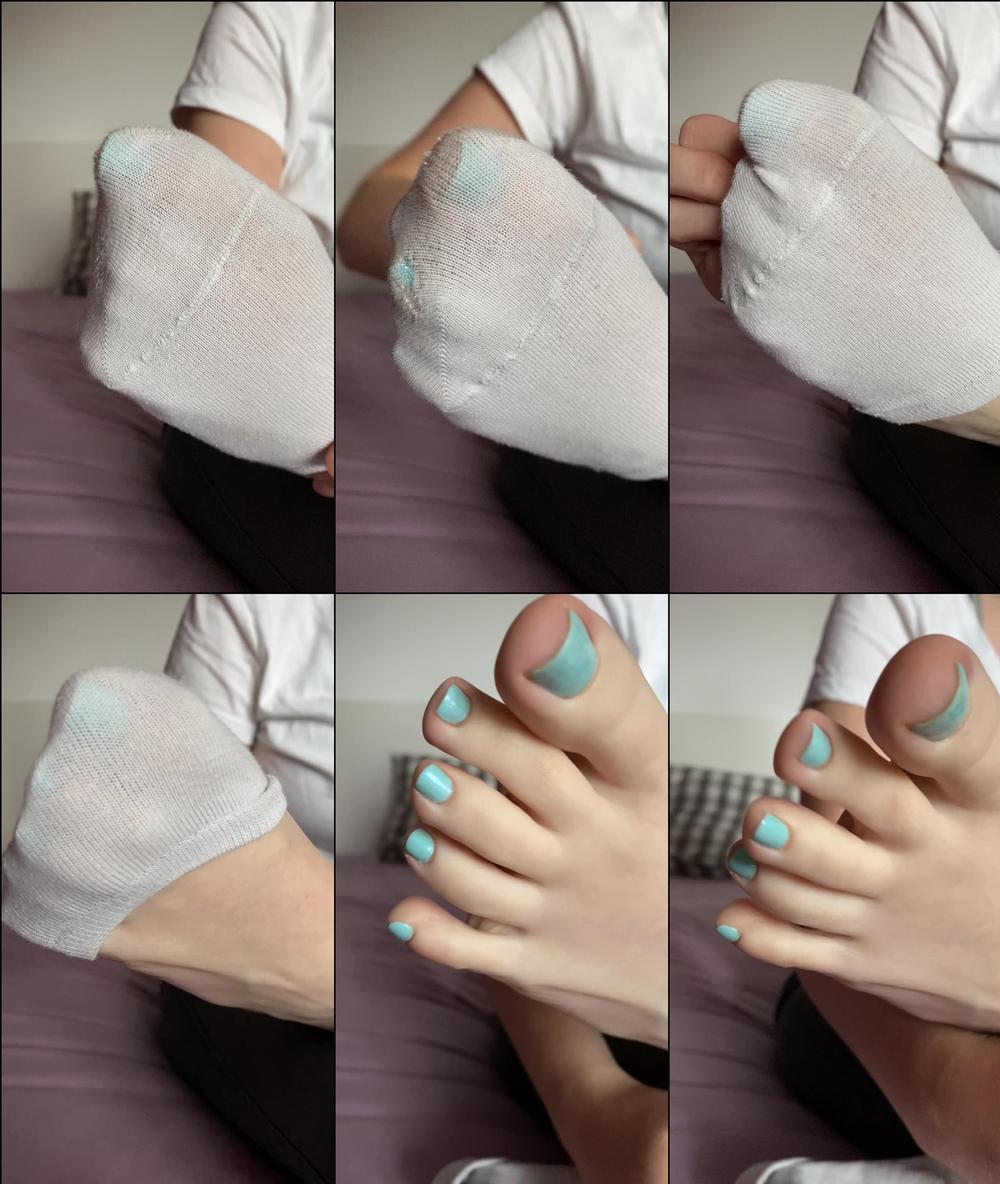 averyysfeet 02 10 2021 2236528661 Releasing my toesies from my white socks