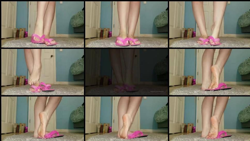 solesnack 05 02 2020 20933368 A_little_toe_and_arch_play_in_my_fuzzy_sandals_that_always_mark_a_new_pedicure_(because_th.mp4