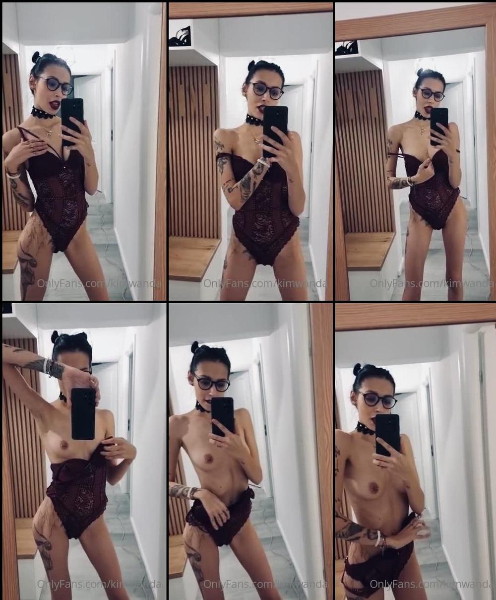 kim_moss 07 12 2021 2295437216 â¥ï¸New lingerieâ¦ how do you like it    I think burgundy is my new favorite color 