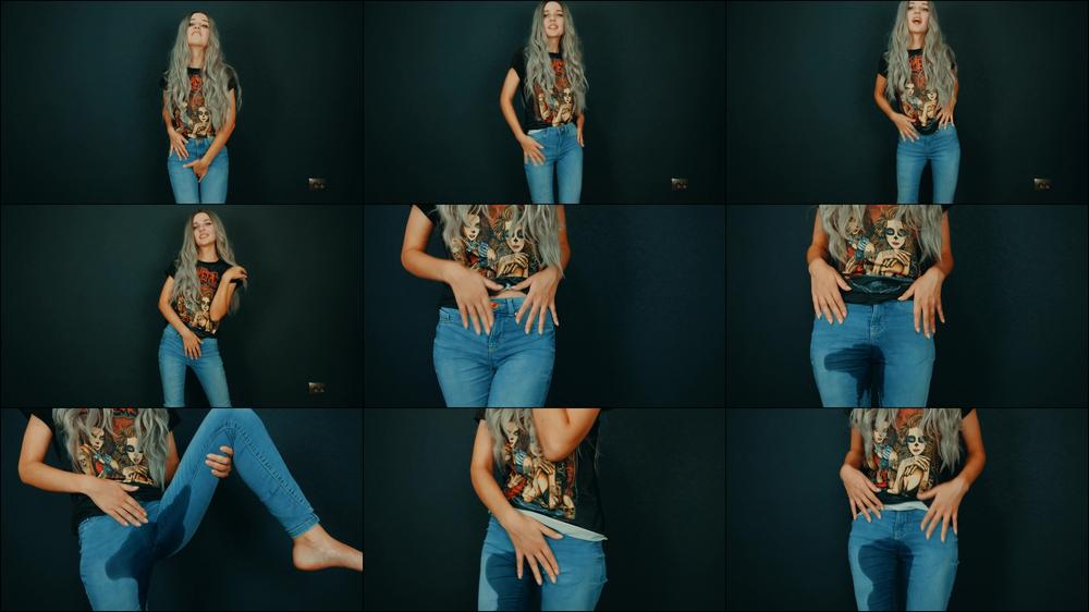 Pee in blue jeans - Aug 25, 2021
