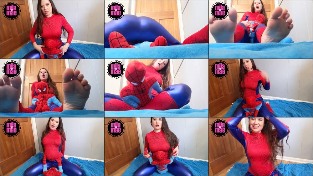 Mila_Maexo_Spidergirl-Humps-Spiderpillow