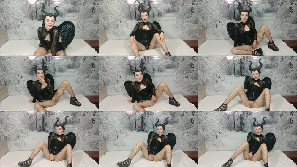 Maleficent cosplay:  Fingering - Oct 19, 2019