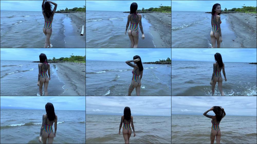 jessica on the beach