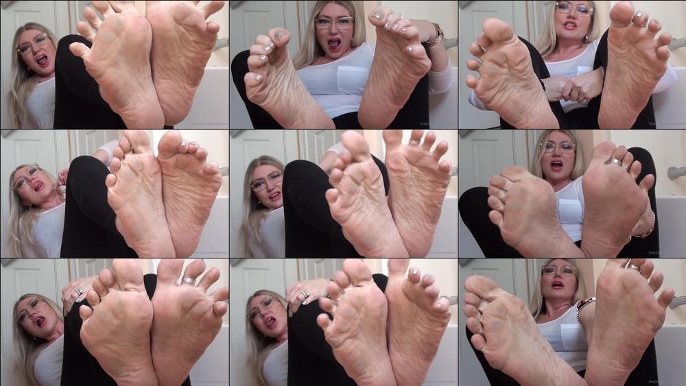 violetbliss 28 04 2020 266713987 Violet will tease you with her dirty feet. Custom cli