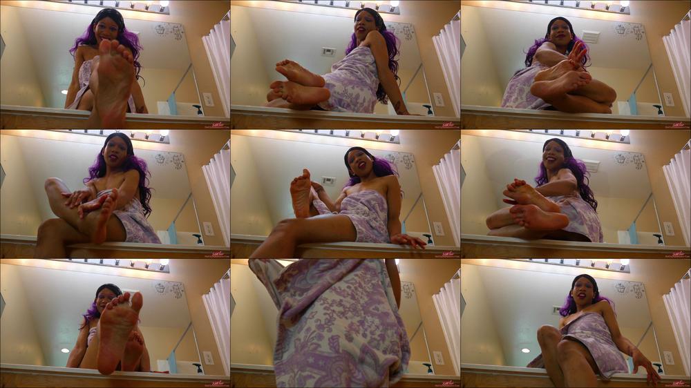 Cupcake SinClair - Toweled Toe Tease