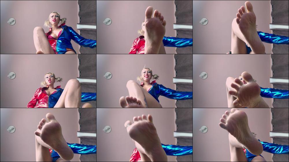 Batman licks Harley Quinn's dirty feet