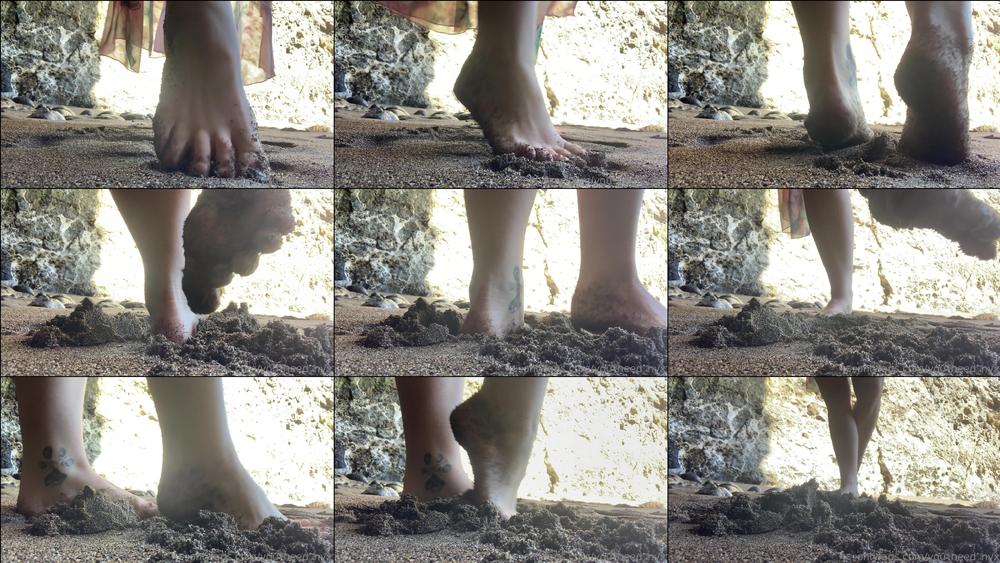 you_need_nyx 01 04 2019 5756985 My perfect little feet getting all sandy at the beach.