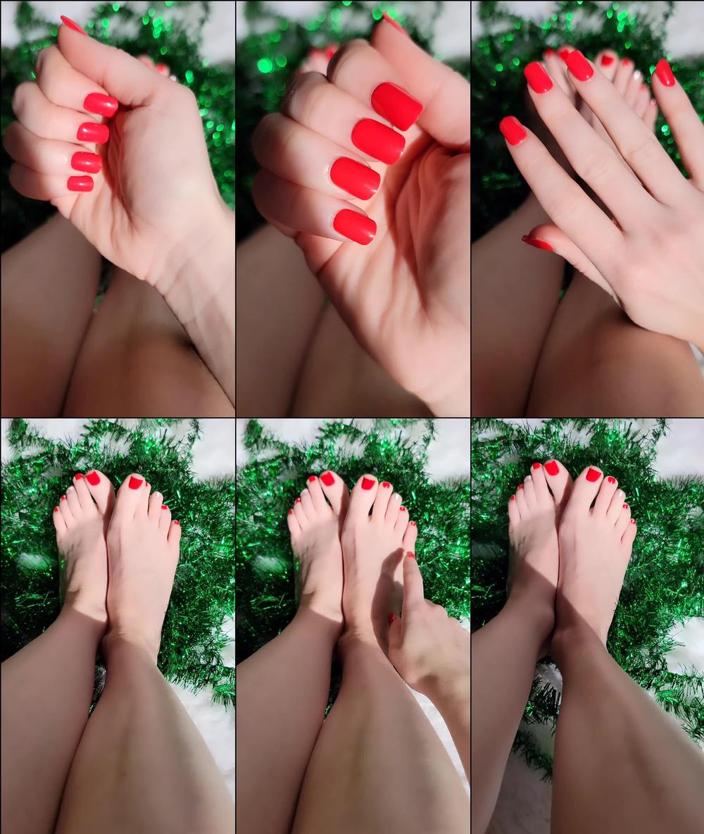 thetinyfeettreat 03 12 2022 2691736133 Christmas mani pedi time