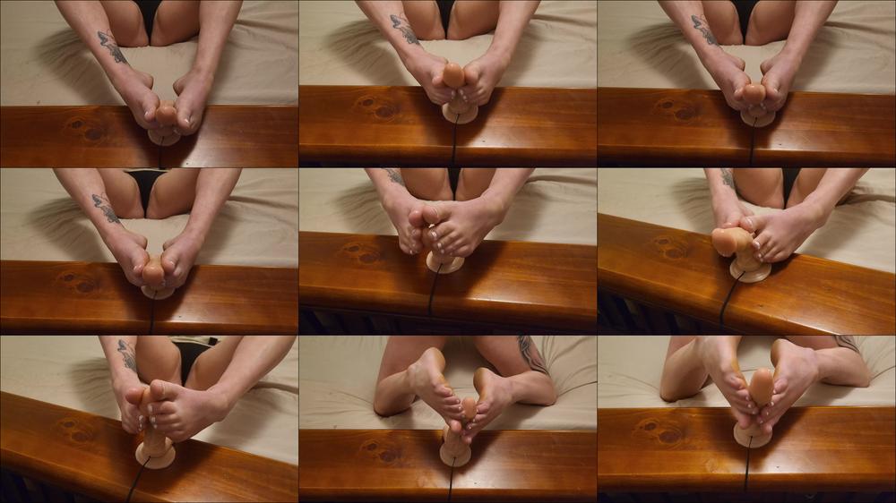 4k)Want me to jerk you off with my feet babe