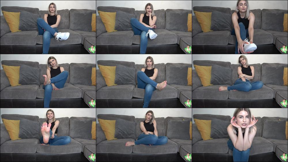 Giantess talks about shrinking fetish