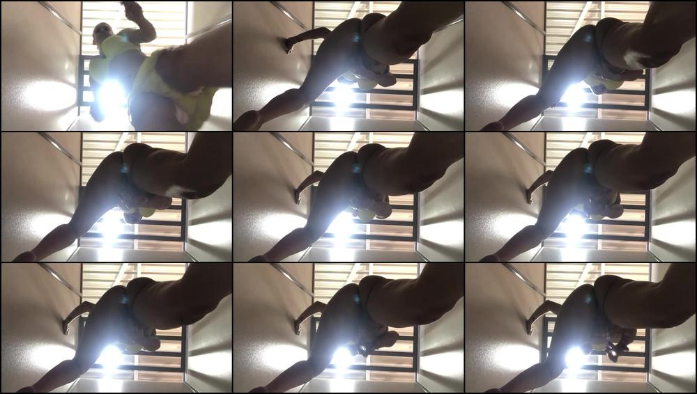 Squirt from Below in Changing Rooms