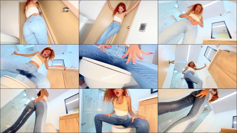 LIGHT LEVIS JEANS TOILET PEE