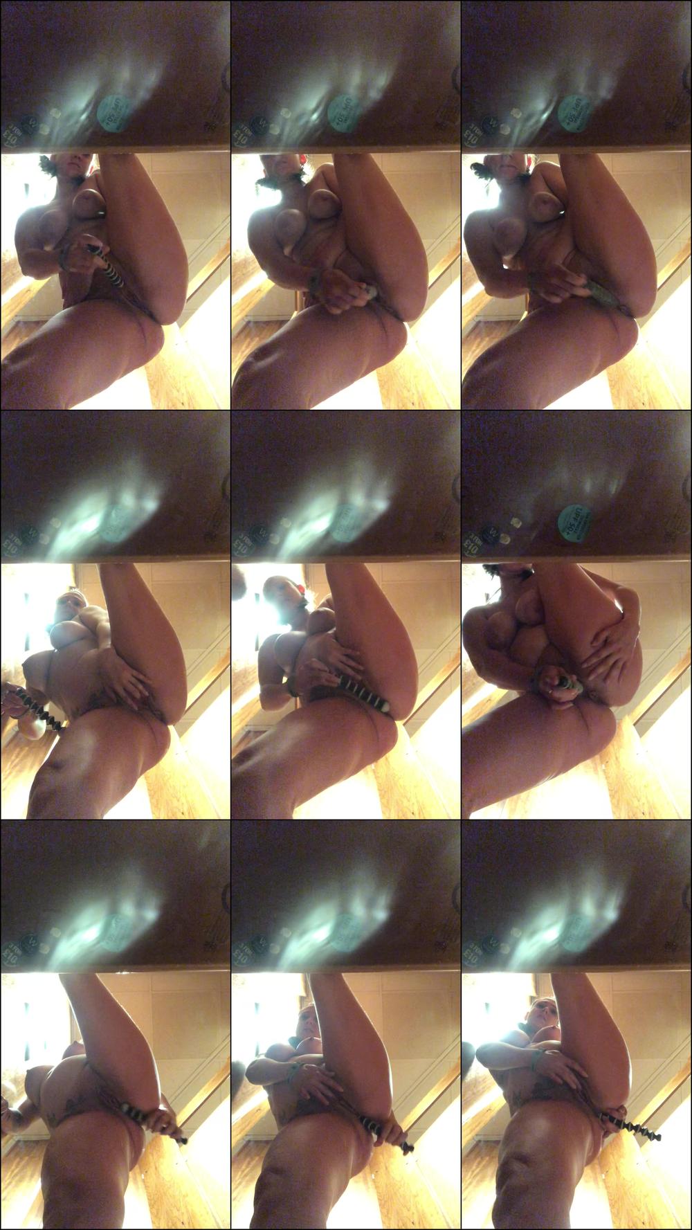 Pussy Fucking in Changing Room