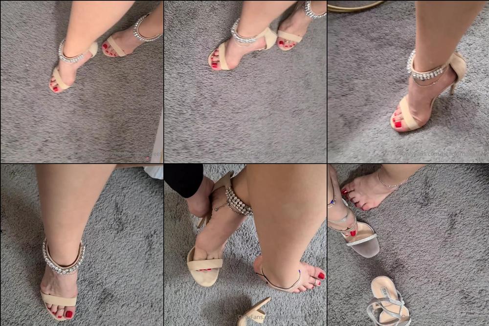 hellokimmiesfeet 28 12 2020 1536874377 If only I could be walking on YOU