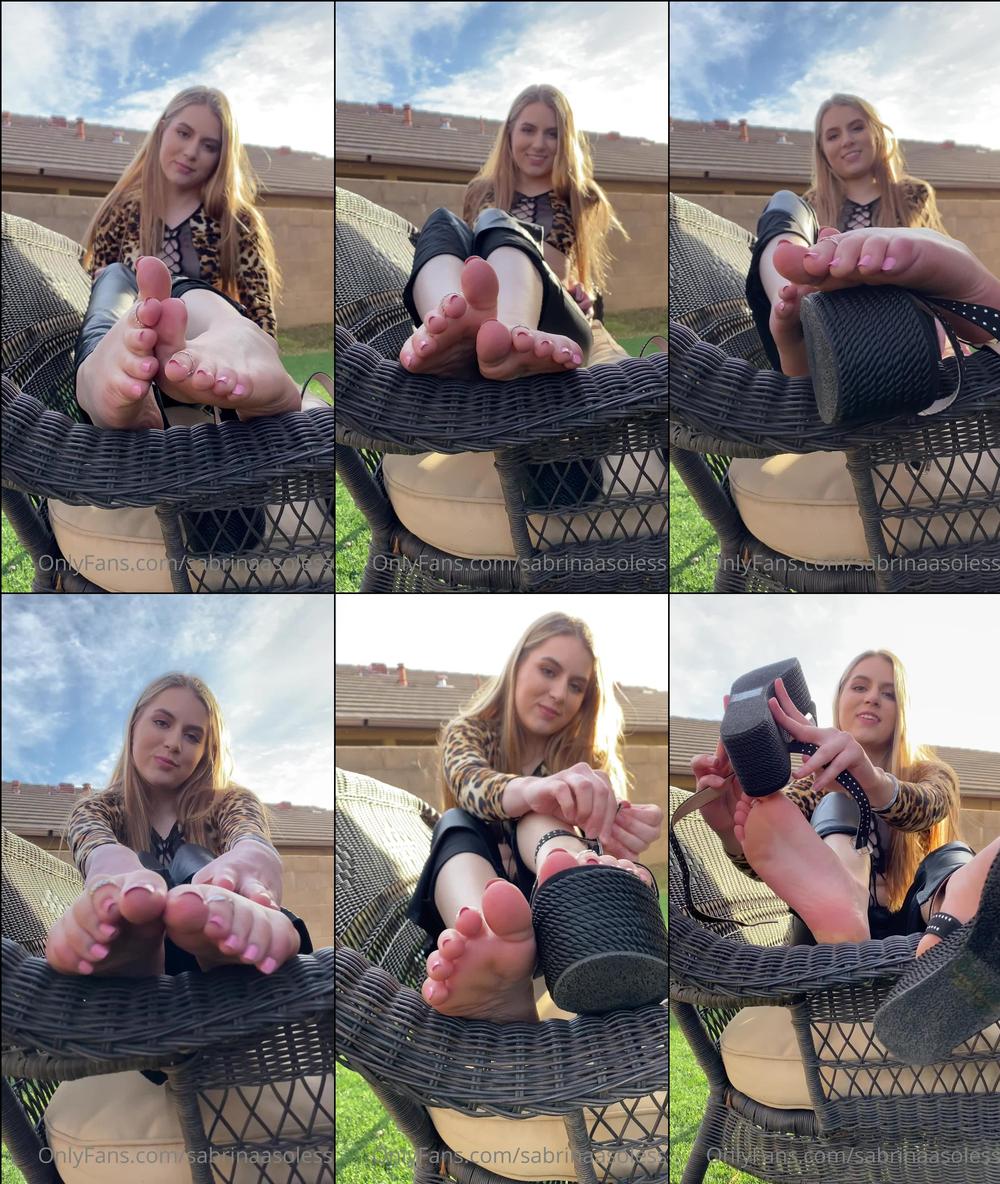 sabrinaasoless 08 11 2021 2269152408 a perfect day out to remove my sandals tease you 