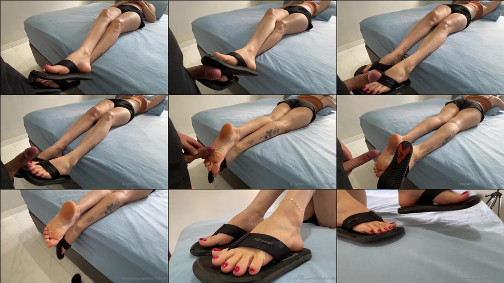 amorafeet 1.ofc 1035181022 ignoring him in a footjob while i playing on my cellphone and in the final i let him cum on my soles exploding 1