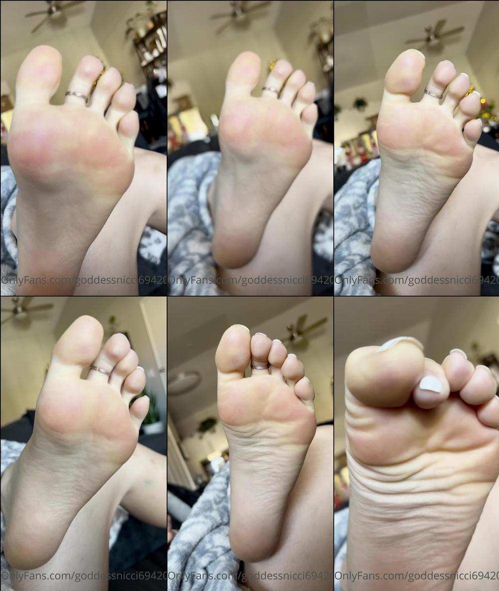 goddessnicci69420 04 01 2022 2320289868 Some cold feet this fine morning. Finally starting to feel a little better â¤ï¸
