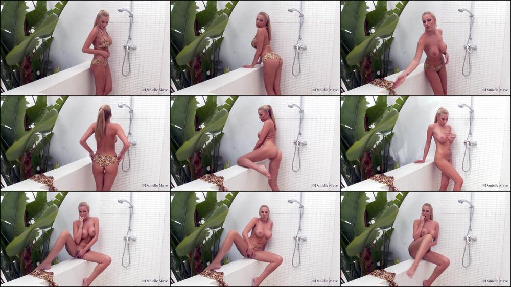 Wanking At The Beach Shower - October 21, 2015