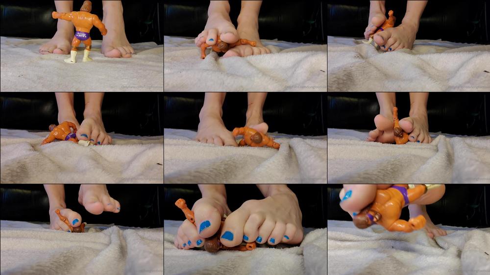 longfootlola 03 04 2021 2072974170 My giant feet crushing a poor little wrestler. The Macho Man was no match for this giantes