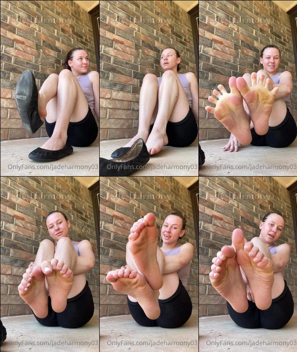 thejadeharmony 28 05 2022 2469839166 enjoy this outdoor sneaky shoe tease 