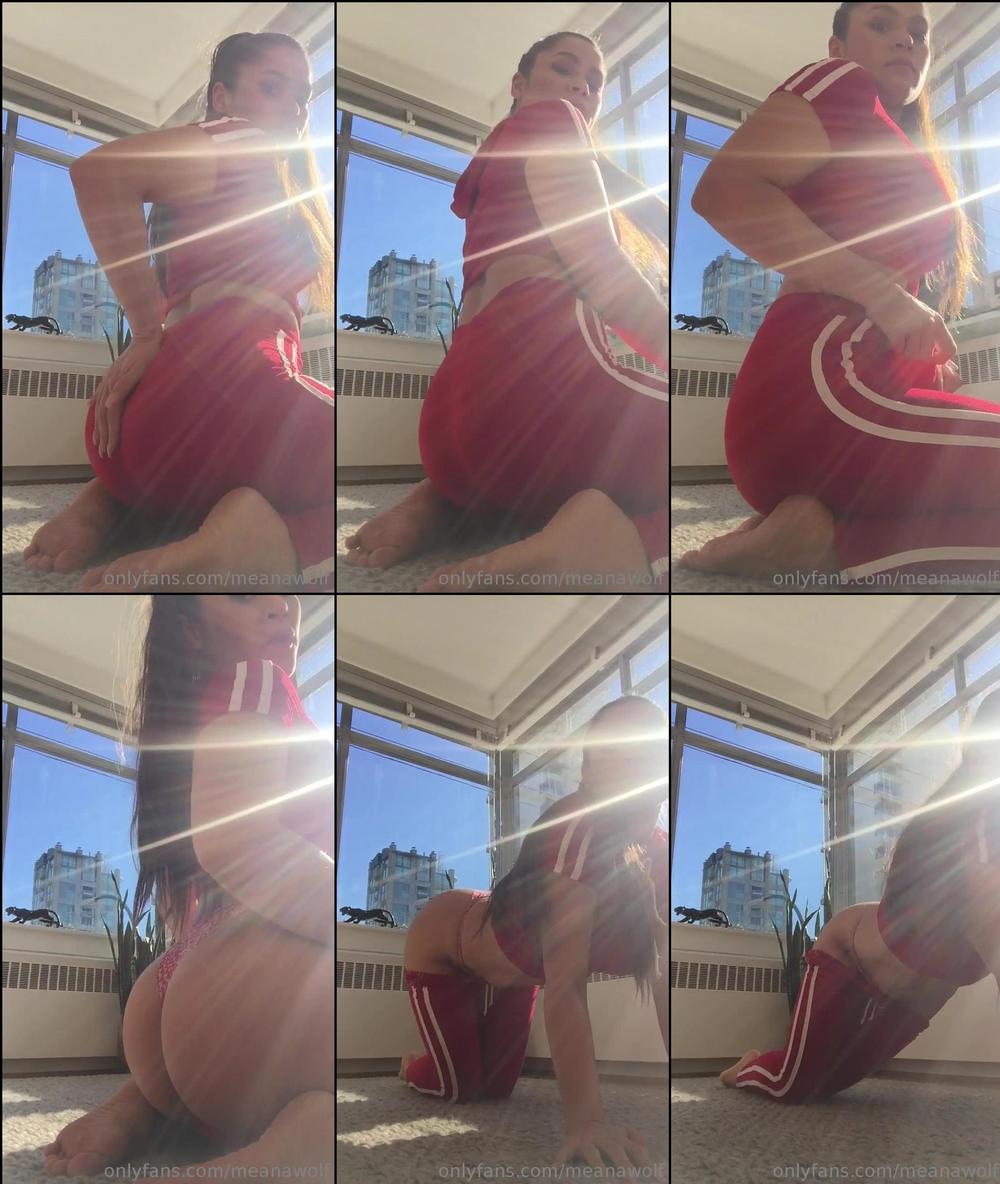 meanamademebi 01 03 2019 23776651 a little booty tease for my good boys xoxo