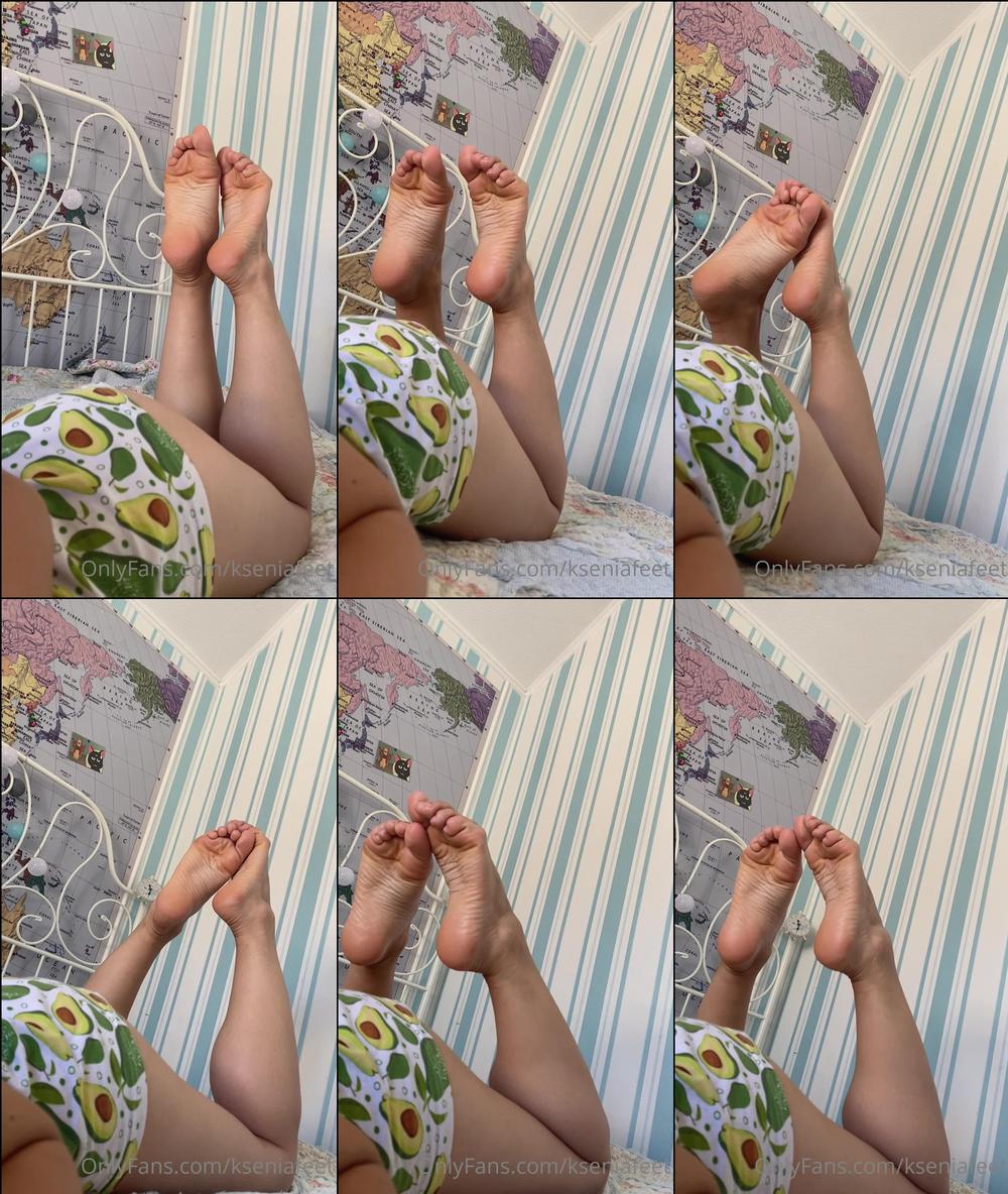 kseniafeet 01 09 2021 2208995950 Morning time in bed after shower 