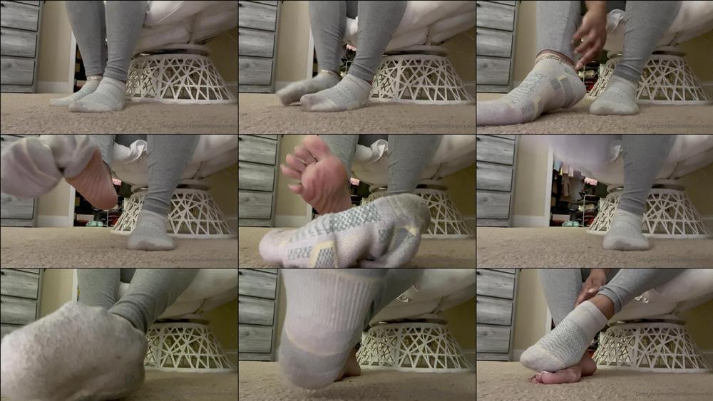 morethanfeeet 06 01 2022 2321678571 Sock Removal