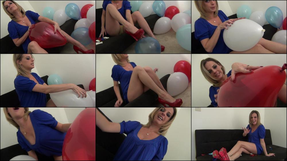 ROXIE POPS RED WHITE & BLUE BALLOONS - July 04, 2023