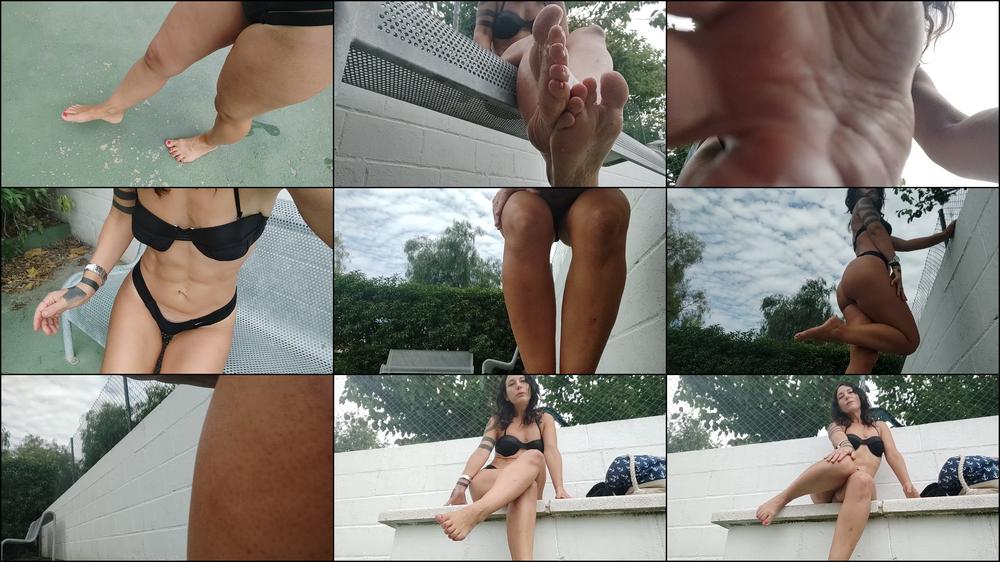 Barefoot public Swimming pool