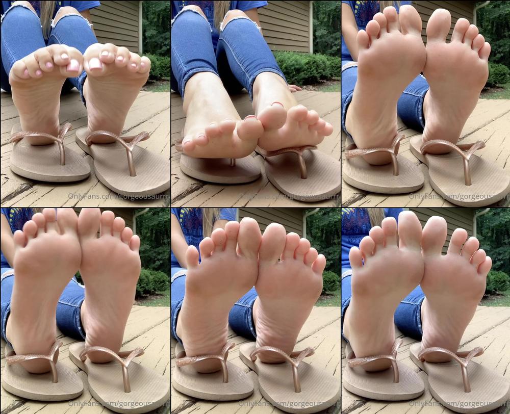 gorgeousaurrr 05 08 2020 651110503 wouldn t you love to be under my feet