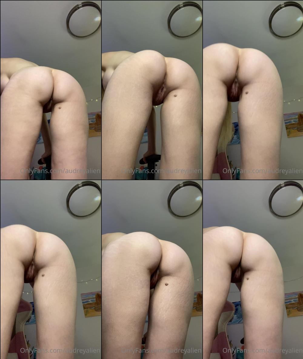 audreymadison 14 12 2020 1445490326 Booty shake in your face