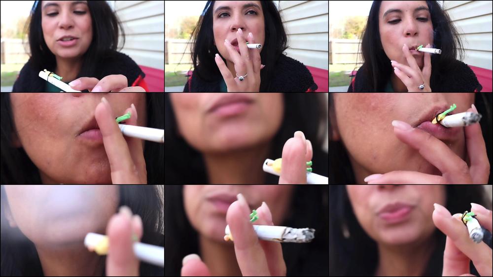 Smoking Giantess