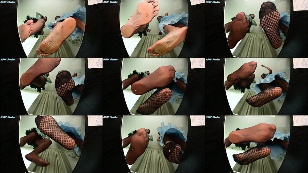 Amateur soles giantess and footjobs - Moody Milf & Domi Milf Glass Pov - Mp4