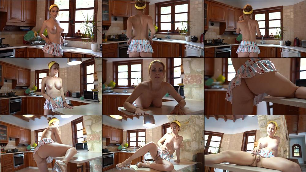 eva_miller69 09 03 2020 24963285 I_want_to_feed_you_but_even_more_I_want_to_f..._you._Showing_you_that_I_am_a_perfect_house