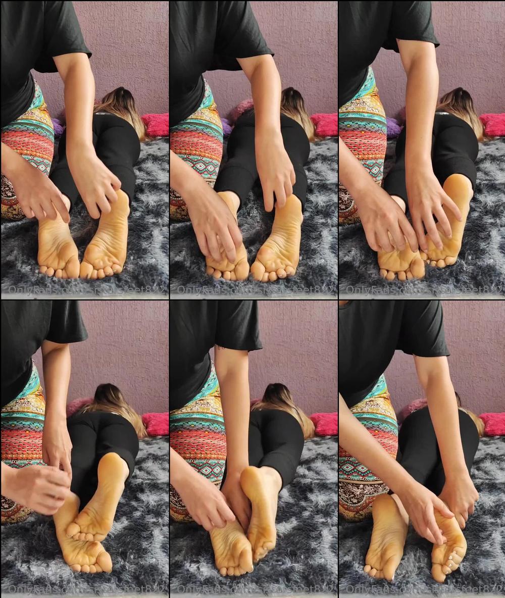 sistersfeet822 11 08 2023 2975873264 do you like to tickle the soles my sister really likes to tickle me because it turns out