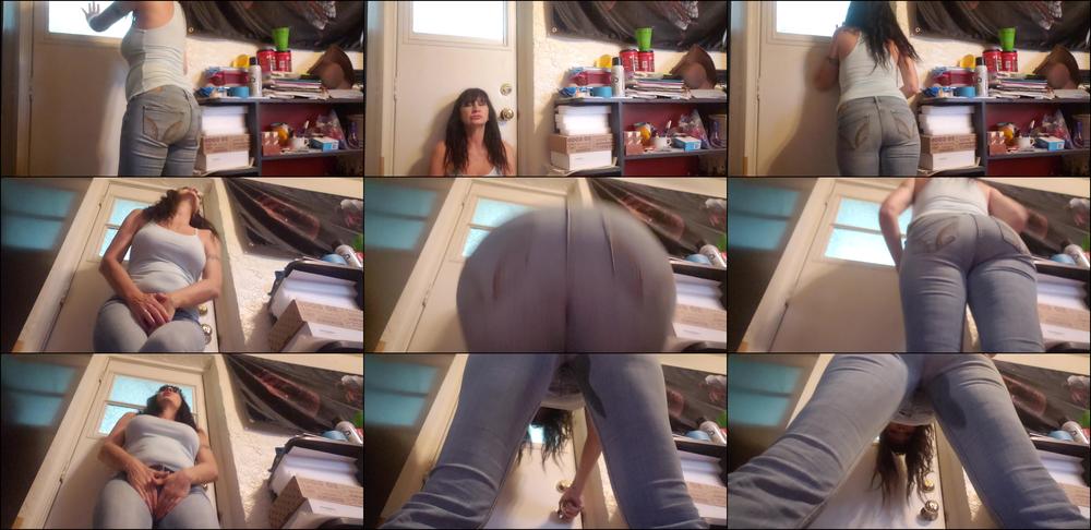 PISSING MY HOLLISTERS